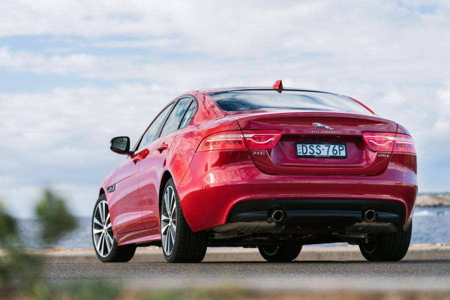  Jaguar XE 25t R-Sport 2015 года  (AU) (фото 29 из 40)